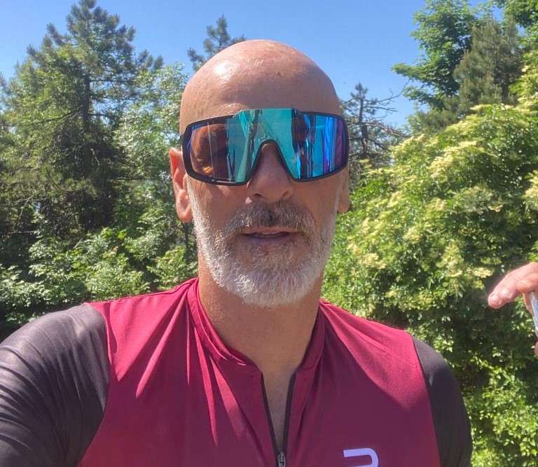 Pioli mban premtimin pas titullit, i bën 130 kilometra me biçikletë