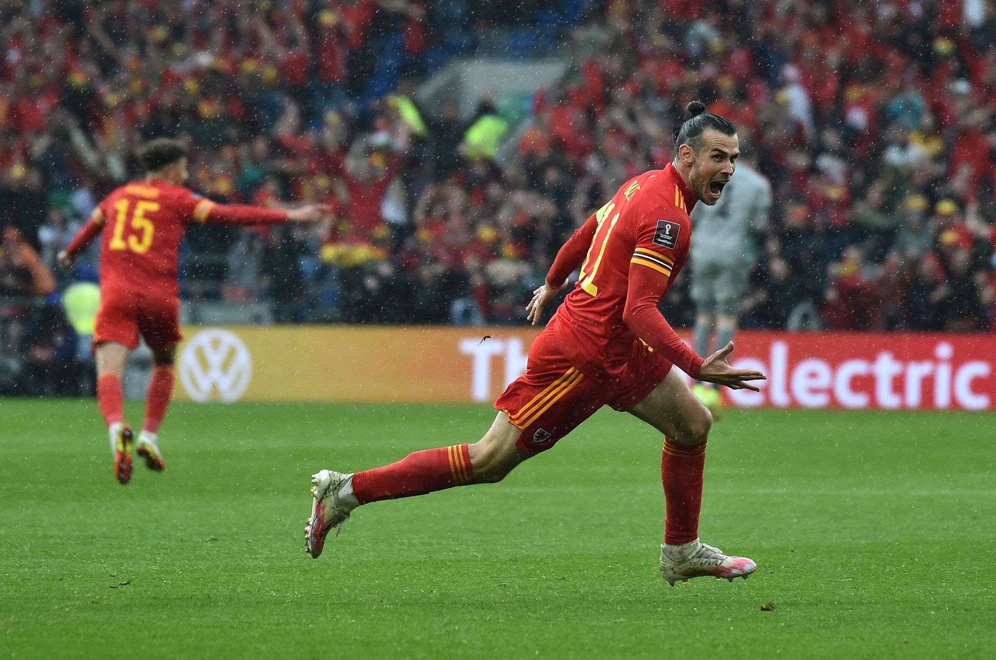 Uellsi drejt Botërorit, po udhëheq 1:0 ndaj Ukrainës