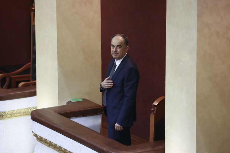 Bajram Begaj zgjidhet president i Shqipërisë, Berisha nis akuzat