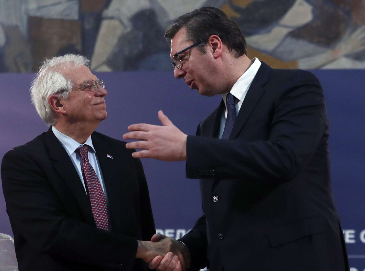 Borrell e thërret Vuçiqin, flasin për “punë të rëndësishme” të Ballkanit e BE-së