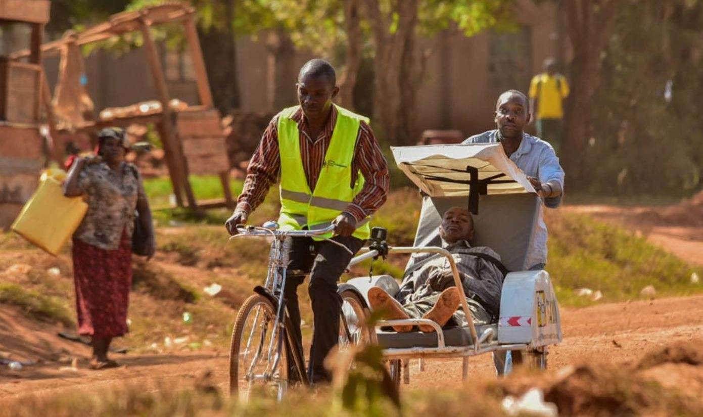 Uganda i shndërron biçikletat në autoambulanca për banorët e viseve rurale