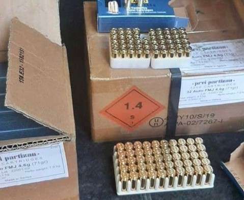 Në Jarinjë arrestohet një punonjës serb i Ministrisë së Mjedisit, konfiskohen 4 mijë fishekë