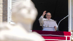 Papa kritikon tradicionalistët për kundërshtimin e reformave
