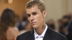 Justin Bieber shtyn pjesën tjetër të turneut për shkak të sindromës