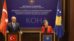 Cavusoglu: Gulenistët, pengesë në raportet mes Kosovës dhe Turqisë