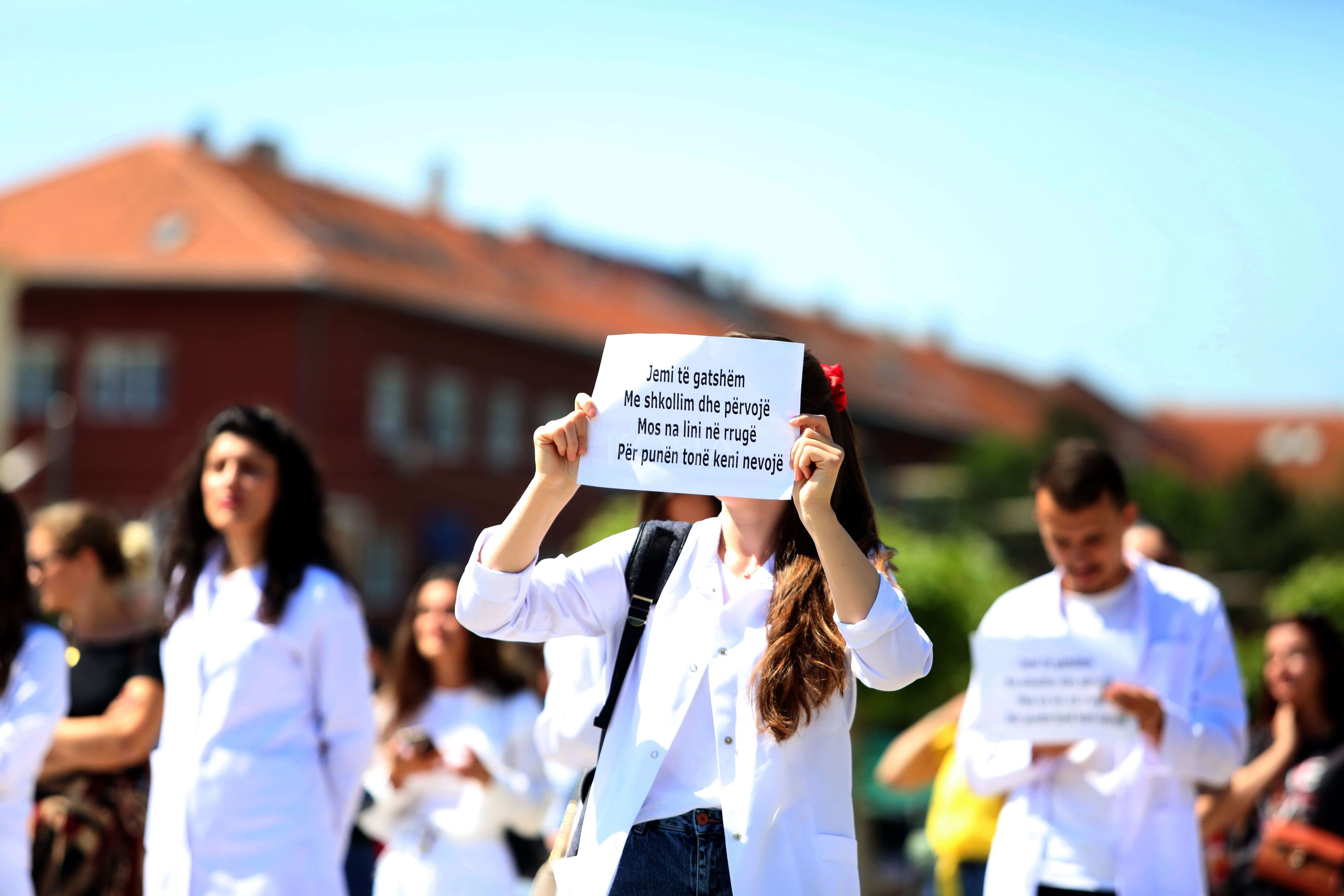 Protesta e infermiereve