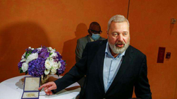 Gazetari rus shet medaljen Nobel për 103 milionë dollarë, paratë do t’i japë për Ukrainën