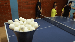 Lojë pingpongu në klubin më të vjetër në Vushtrri