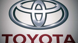 Toyota tërheq 2.700 vetura nga tregu për shkak të problemit me rrota