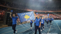 Sportistët kosovarë parakalojnë në ceremoninë e Lojërave Mesdhetare në Algjeri