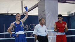 Një fitore e një eliminim për boksierët në Algjeri