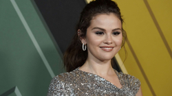 Selena Gomez shkëlqen në premierën e serialit “Only Murders in the Building”