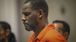 R. Kelly do të dalë më 15 gusht para gjyqit për akuza të tjera