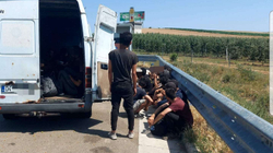 Ndalohet një furgon i mbushur me shtetas të huaj
