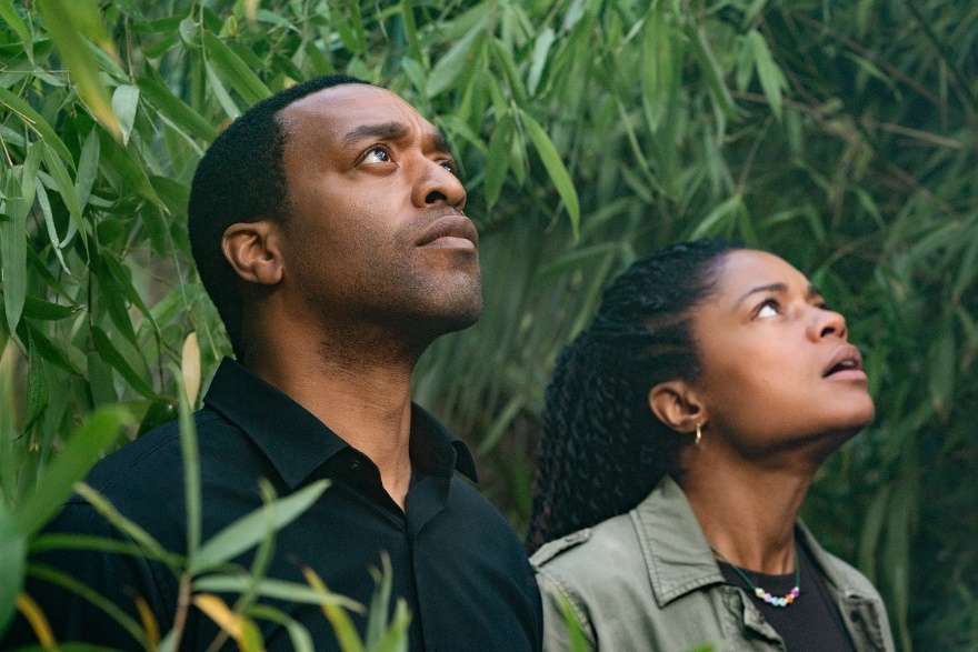 Chiwetel Ejiofor vjen në rolin e një jashtëtokësori në serialin e ri televiziv