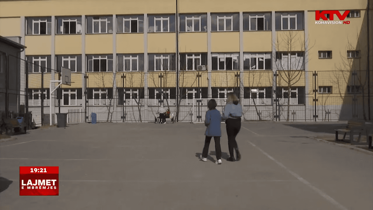 Komuna me standard të dyfishtë, nxënësit paguajnë vetë për sigurimin në shkolla