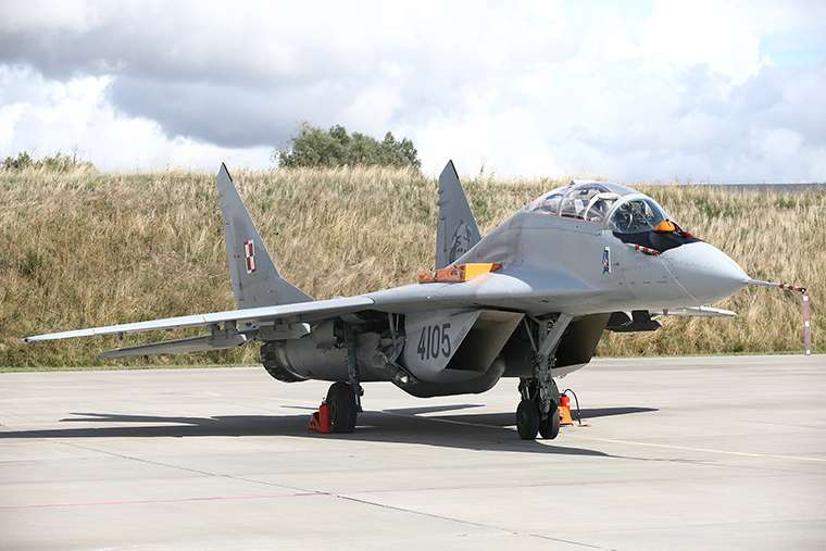 SHBA-ja po punon me Poloninë për mundësinë që t’i dërgojë aeroplanë luftarakë Ukrainës