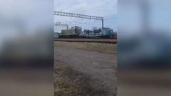 Rusia çon trenin e blinduar ushtarak në Ukrainë nga Krimea