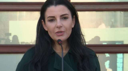 Ministrja e Shqipërisë: Kurseni naftën, mos e përdorni veturën për të blerë cigare