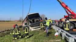Autobusi me 50 shtetas ukrainas aksidentohet në Itali, një i vdekur