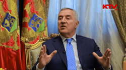 Gjukanoviq: S’pajtohem me Abazoviqin për “Ballkanin e Hapur”, na duhet BE-ja