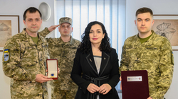 Kosova nderon ushtarët ukrainas të KFOR-it