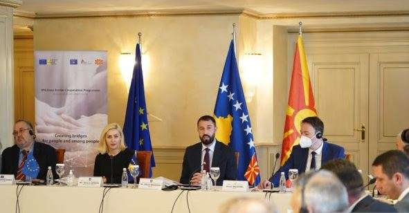 Kosova e Maqedonia Veriore diskutojnë mbi programin për bashkëpunim ndërkufitar
