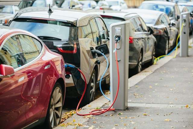 Cilat vende evropiane do të kenë më shumë vetura elektrike në vitin 2035