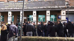 Banorët e tri lagjeve protestojnë kundër “Prishtina Parking”
