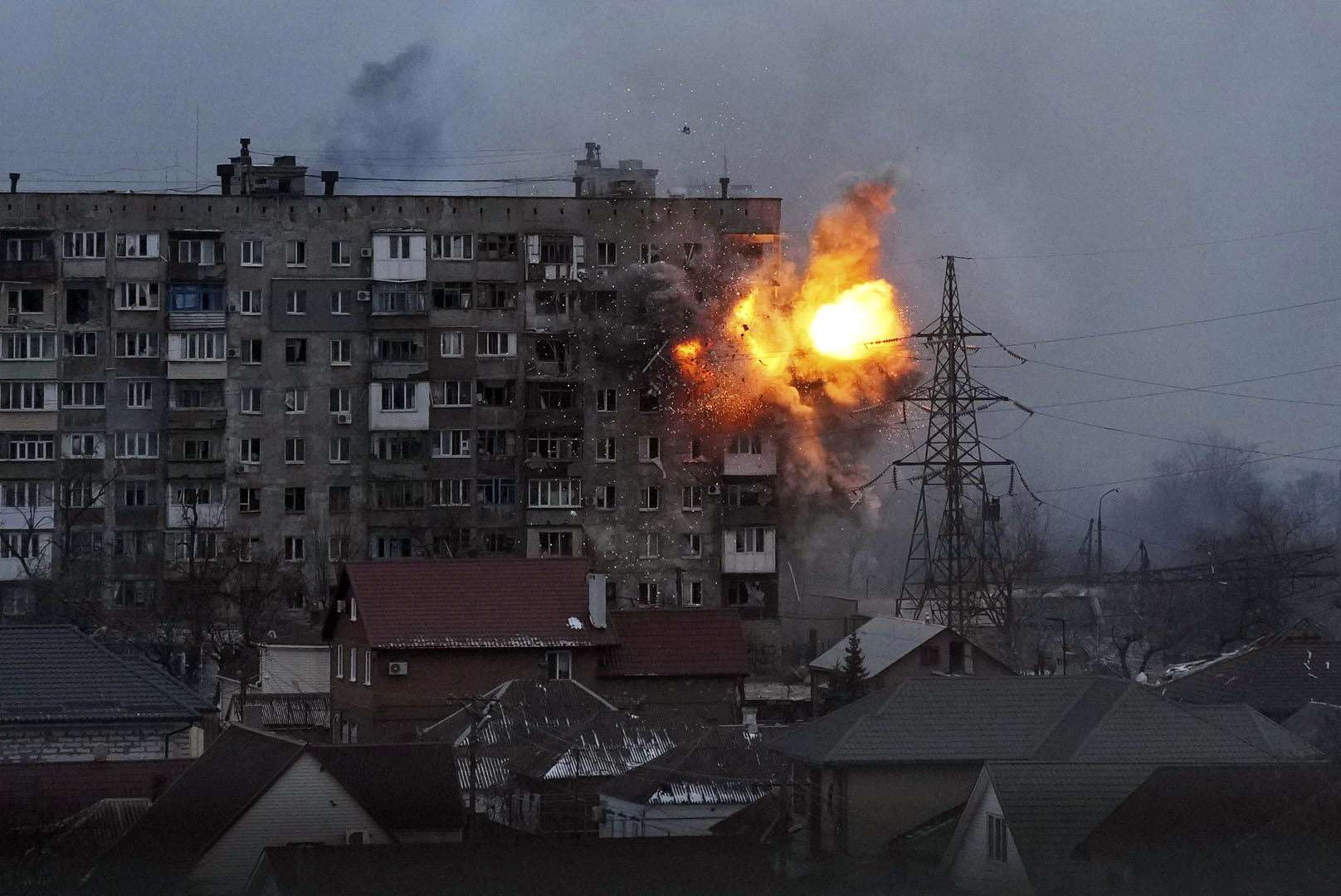 Deputeti ukrainas flet për tmerrin në Mariupol: Ka shumë trupa të pajetë nëpër rrugë
