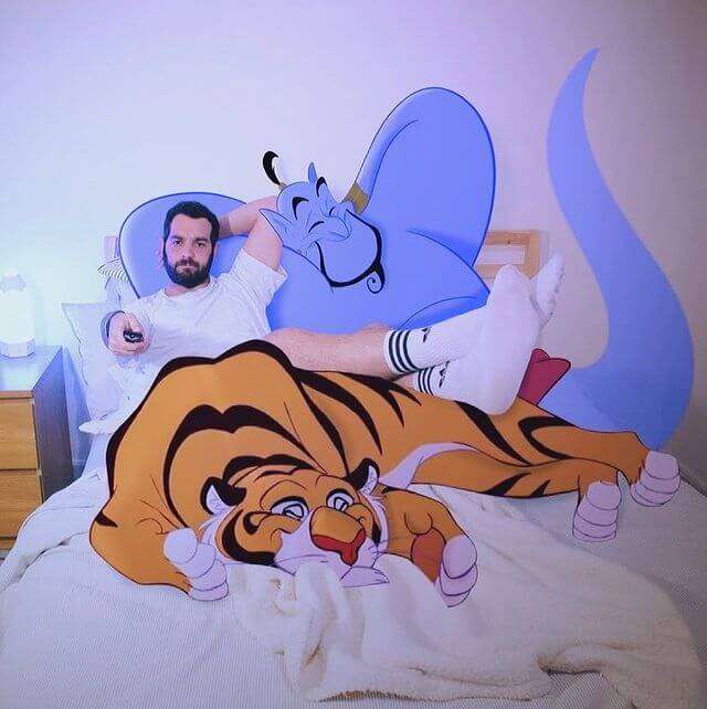 Një artist fut në fotografitë e veta karakteret nga Disney