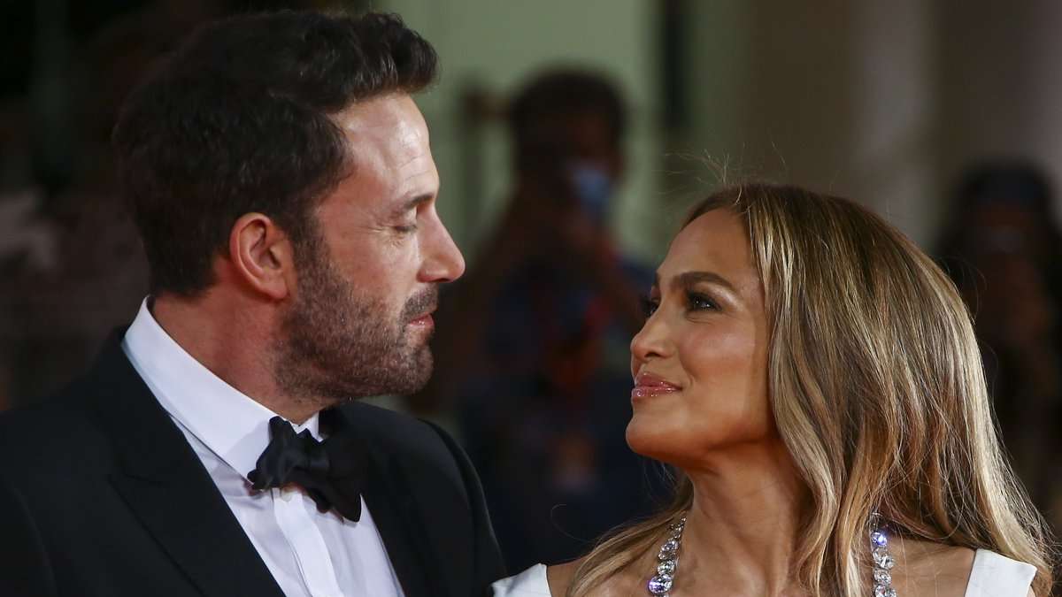 Ben Affleck dhe Jennifer Lopez “kanë biseduar për fejesën”