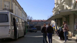 Stacioni i trenit në Poloni, pikë transiti për refugjatët ukrainas