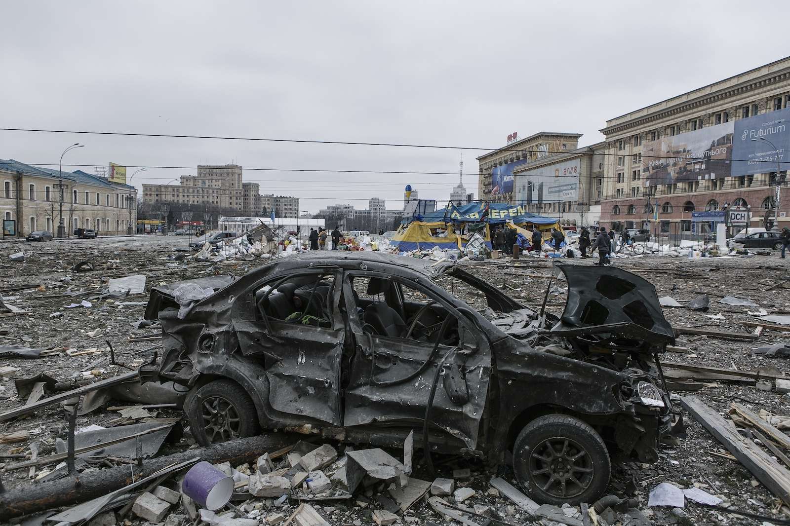 Rusia e Ukraina në betejë për kontrollin e qytetit të “shkatërruar plotësisht”