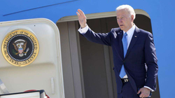 Biden mbërrin në Poloni, pritet nga Duda