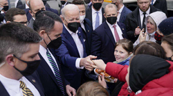 Bideni viziton refugjatët ukrainas në Poloni