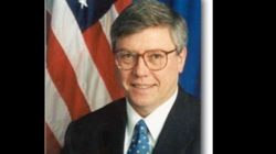 Vdiq ish-shefi i Zyrës së SHBA-së në Kosovë, ambasadori John Menzies
