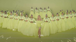 Diva e muzikës Beyonce mahnit me performancën e saj në “Oscar”
