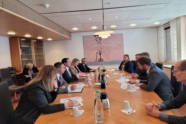 Kurti u bën ftesë investitorëve norvegjezë të investojnë në Kosovë