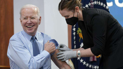 Bideni merr vaksinën e katërt anti-COVID