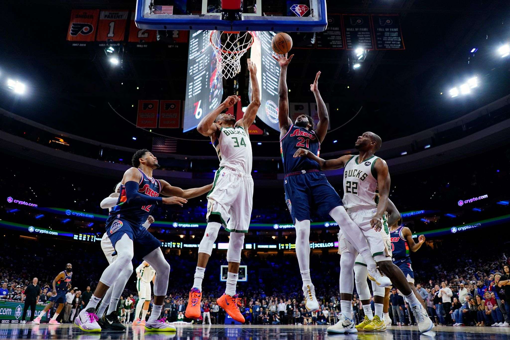 Antetokounmpo shënoi 40 pikë në fitoren e Milwaukeet