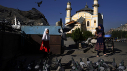 Afganët festojnë pas muajit të shenjtë të Ramazanit