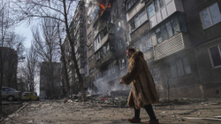 Më shumë se 200 civilë ende të bllokuar në fabrikën e çelikut në Mariupol