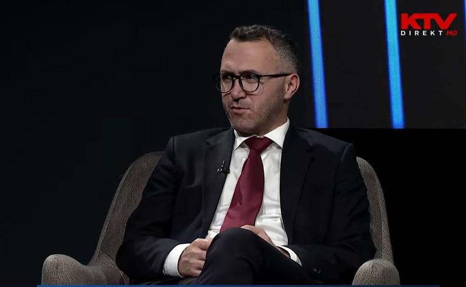 Zulfaj: Vuçiqi më 1999 u sanksionua nga BE-ja për përkrahje të Millosheviqit