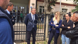 Shoqata për Fibrozë Cistike mban protestë para MSH-së, i premtohet zgjidhje