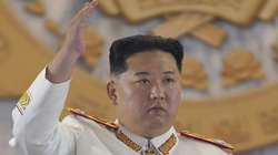 Koreja e Veriut lëshon raketë nga nëndetësja