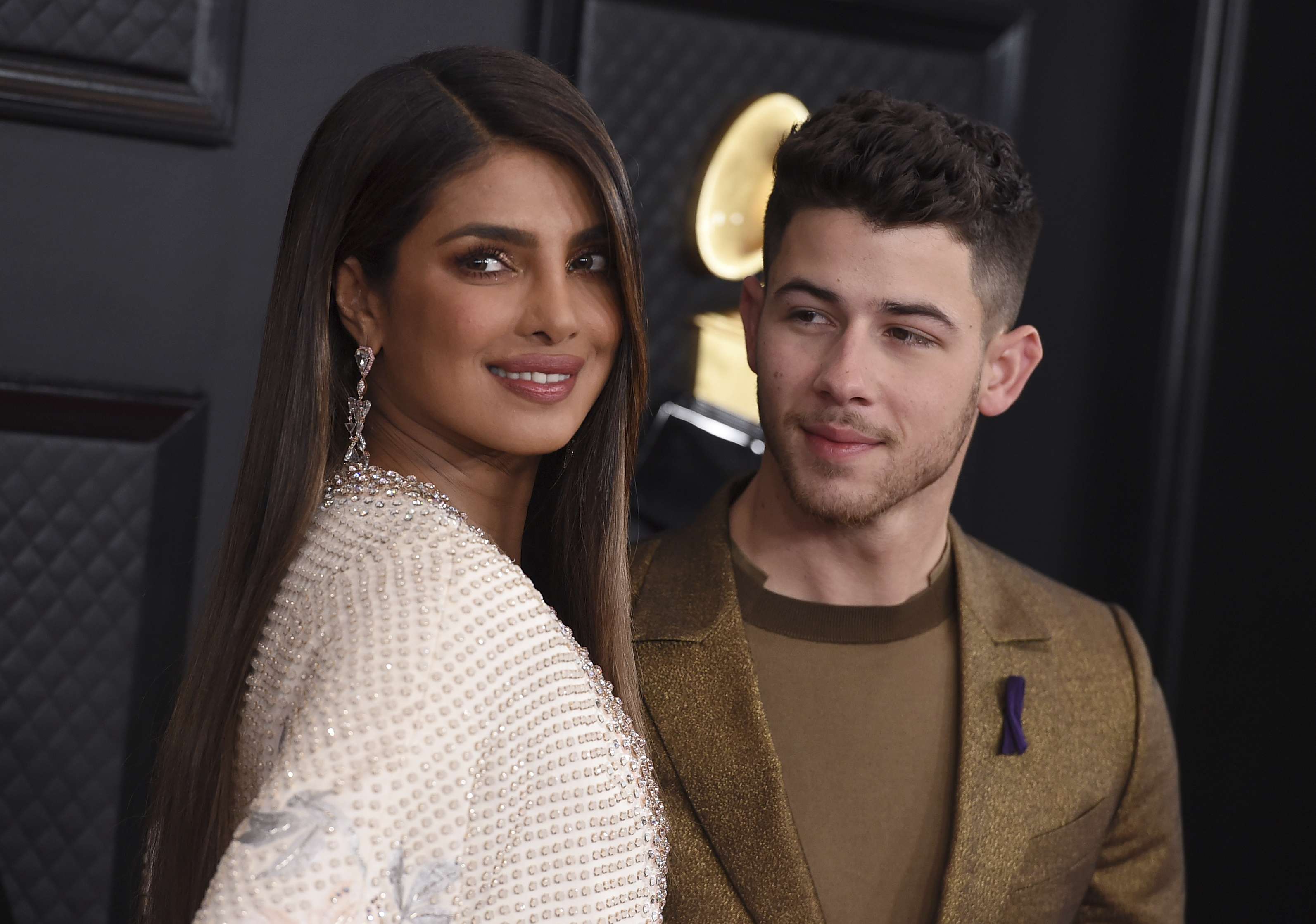 Priyanka Chopra dhe Nick Jonas publikojnë fotografinë e parë të vajzës