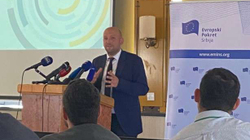 Sarrazin: Është shumë me rëndësi të liberalizohen vizat për Kosovën