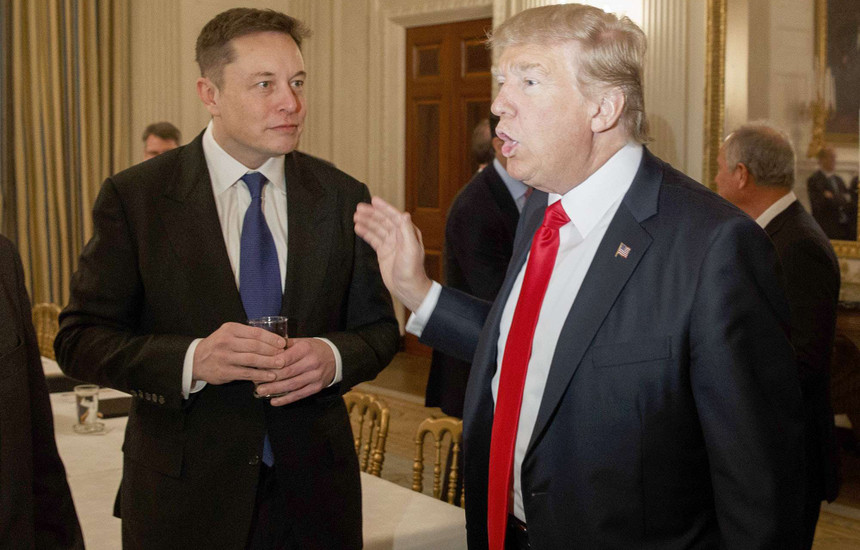 Pronari i kompanisë Tesla, Elon Musk, ish-presidenti i SHBA-së, Donald Trump, Twitter, maj 2022