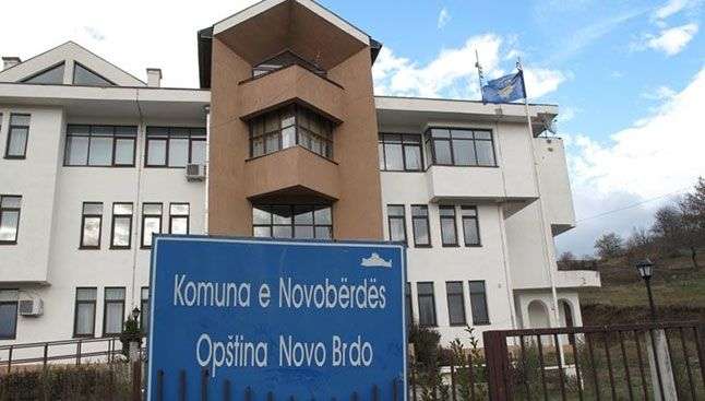 Arrestohet zyrtari komunal i Novobërdës, dyshohet se falsifikoi listën e vijueshmërisë së punëtorëve